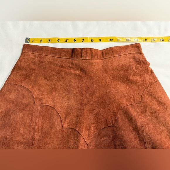 PHOENIX FRONTIER COLLECTION Vintage camel suede maxi skirt size 6. - Picture 9 of 10